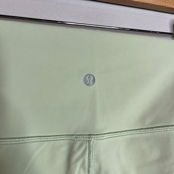 Lululemon light pastel green Wunder Under crops - Picture 3 of 5